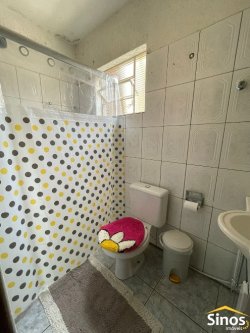 Casa com 03 dormitórios no bairro São Jorge 