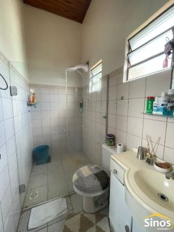 Casa com 03 dormitórios no bairro São Jorge 