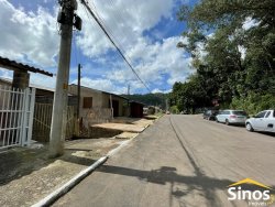 Casa com 03 dormitórios no bairro São Jorge 