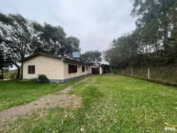 Lindo sítio de 2,5 hectares em Lomba Grande 