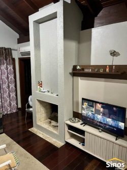 Casa com 03 dormitórios no bairro Vila Nova 