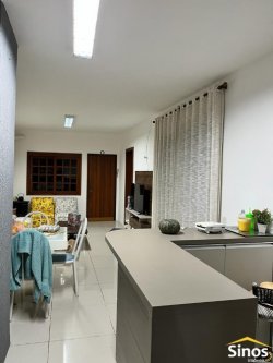 Casa com 03 dormitórios no bairro Vila Nova 