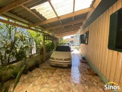 Casa com 05 dormitórios no bairro Vila Nova 