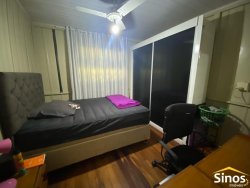 Casa com 05 dormitórios no bairro Vila Nova 