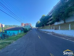 Terreno com construção no bairro Vila Nova 