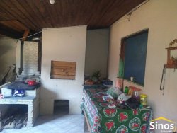 Casa com 03 dormitórios no bairro Lomba Grande 