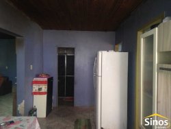 Casa com 03 dormitórios no bairro Lomba Grande 