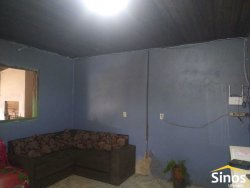 Casa com 03 dormitórios no bairro Lomba Grande 