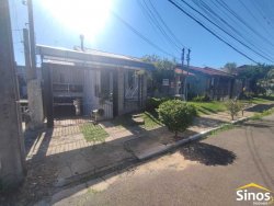 Casa com 03 dormitórios no bairro Ideal 
