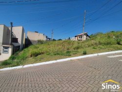 Terreno de esquina com 353,38m² no Loteamento Jardim do Sol 