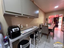 Casa com 03 dormitórios no bairro Lomba Grande 