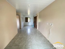 Casa com 02 dormitórios para locação em Lomba Grande 