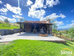 Sítio com 2.500m²  no bairro Lomba Grande 