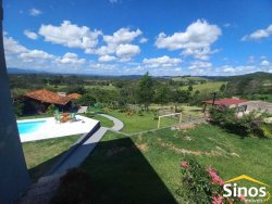 Sítio com 2.500m²  no bairro Lomba Grande 
