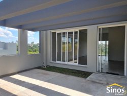 Casa com 03 dormitórios no condomínio Moradas da Lomba 