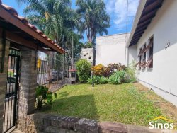 Casa com 03 dormitórios no bairro Hamburgo Velho  
