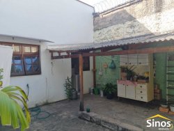 Casa com 03 dormitórios no bairro Hamburgo Velho  