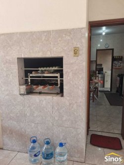 Casa com 03 dormitórios no bairro Hamburgo Velho  
