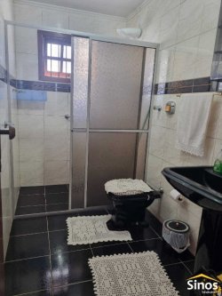 Casa com 03 dormitórios no bairro Hamburgo Velho  