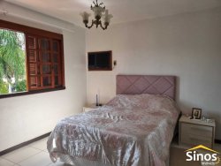 Casa com 03 dormitórios no bairro Hamburgo Velho  
