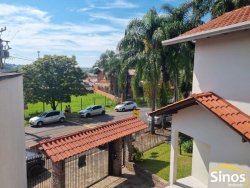 Casa com 03 dormitórios no bairro Hamburgo Velho  