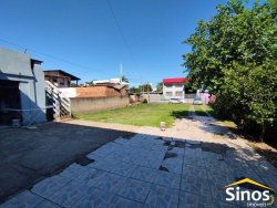 Sobrado com 03 dormitórios no bairro Ideal 