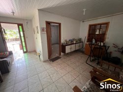 Casa com 02 dormitórios no bairro Guarani 