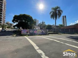 Terreno de esquina com 438,04m² no bairro Rio Branco 