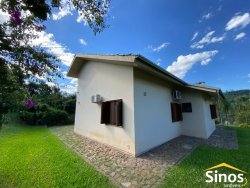 Sítio com 4.517,00m² no bairro Lomba Grande 