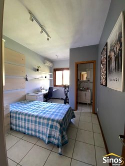 Sítio com 4.517,00m² no bairro Lomba Grande 