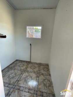 Casa com 03 dormitórios no bairro Lomba Grande 