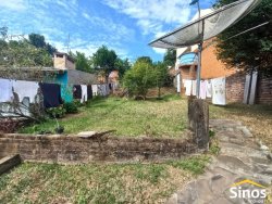 Sobrado com 02 moradias no bairro Guarani 