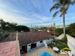 Casa com 03 dormitórios no bairro Boa Vista 