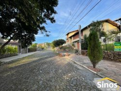 Casa com 03 dormitórios no bairro Boa Vista 