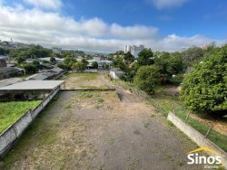 Terreno com construção para locação no bairro Rondônia 