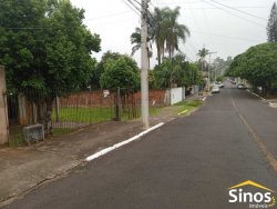 Casa com 03 dormitórios no bairro Canudos 
