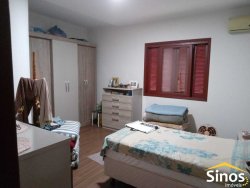 Casa com 03 dormitórios no bairro Canudos 