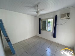 Terreno com 02 casas no bairro 25 de Julho 