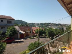 Sobrado com 05 dormitórios no bairro São Jorge 