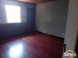 Sobrado com 05 dormitórios no bairro São Jorge 