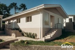 Casa com 03 dormitórios no Bairro Rondônia 