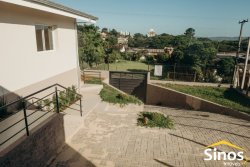 Casa com 03 dormitórios no Bairro Rondônia 