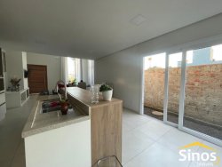 Casa com 03 dormitórios na Chácara Hamburguesa 