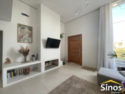 Casa com 03 dormitórios na Chácara Hamburguesa 