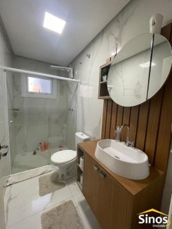 Casa com 03 dormitórios na Chácara Hamburguesa 