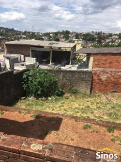 Casa com 02 dormitórios no bairro Guarani 