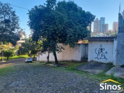 Casa com 03 dormitórios no bairro Boa Vista 