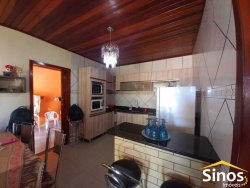 Casa com 02 dormitórios no bairro Arco Íris 