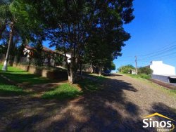 Casa com 02 dormitórios no bairro Arco Íris 