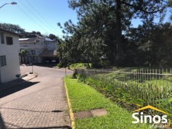 Terreno de esquina com 669m² no bairro Lomba Grande 